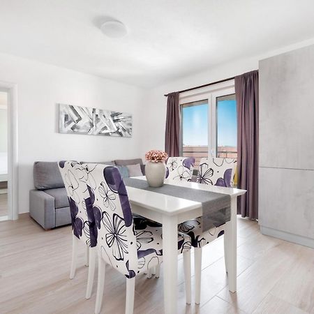 Apartments And Rooms Vuleta, Close To The Beach Makarska Buitenkant foto