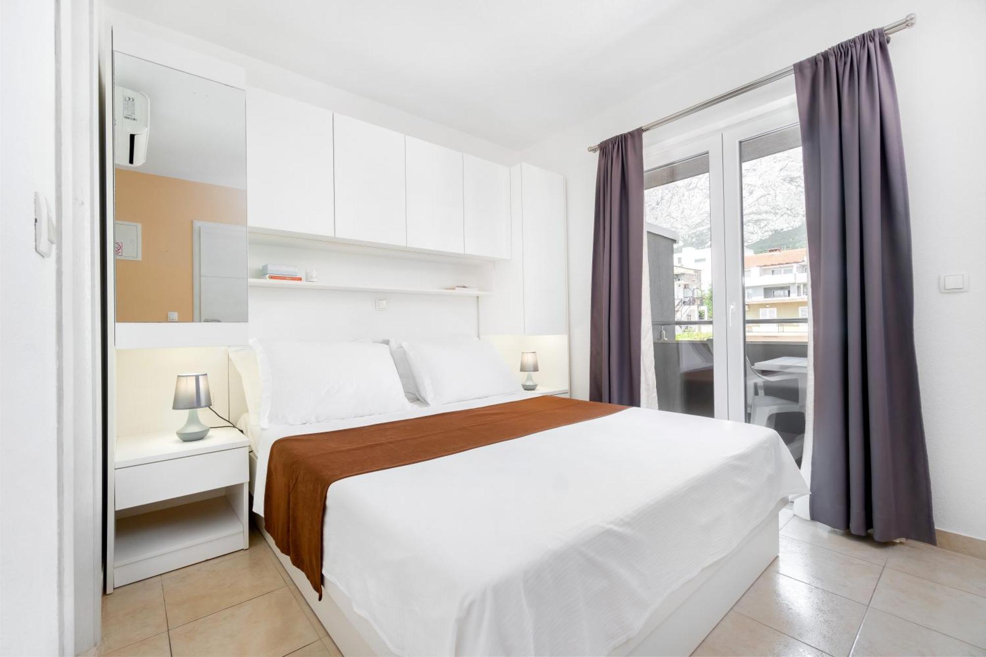 Apartments And Rooms Vuleta, Close To The Beach Makarska Buitenkant foto