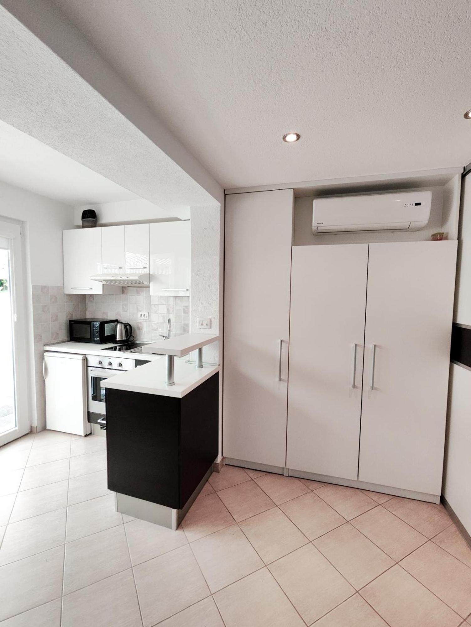 Apartments And Rooms Vuleta, Close To The Beach Makarska Kamer foto
