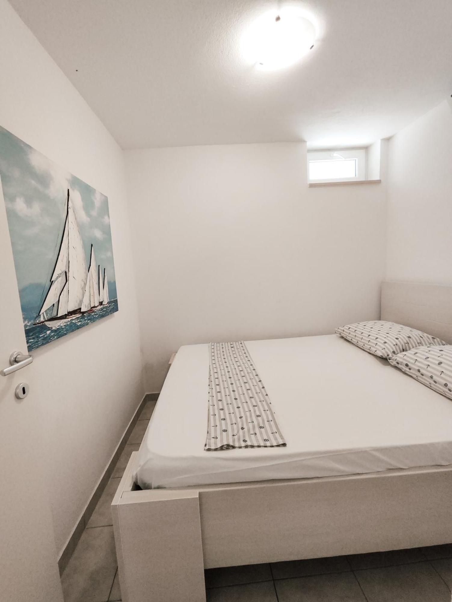 Apartments And Rooms Vuleta, Close To The Beach Makarska Kamer foto