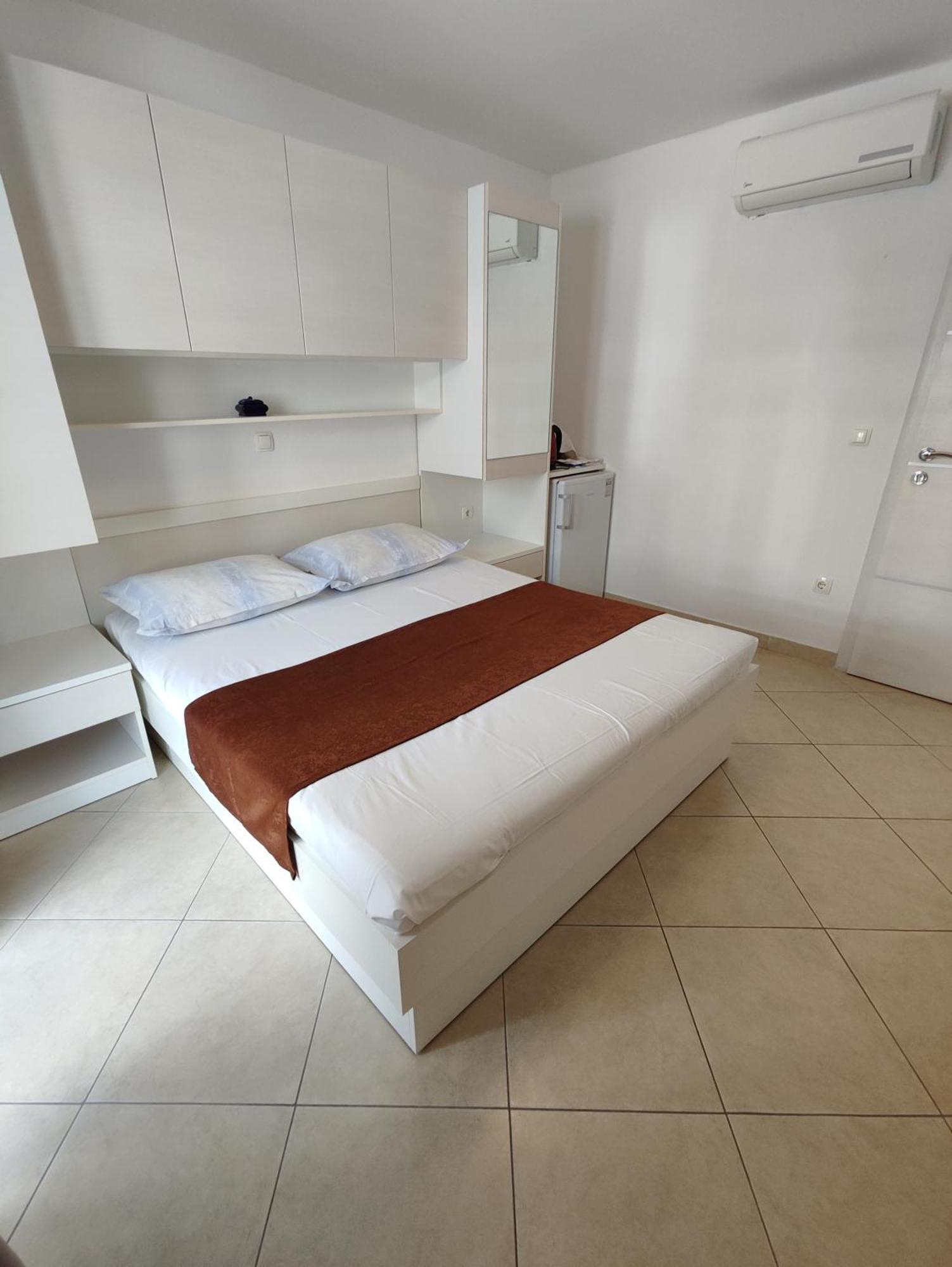 Apartments And Rooms Vuleta, Close To The Beach Makarska Kamer foto